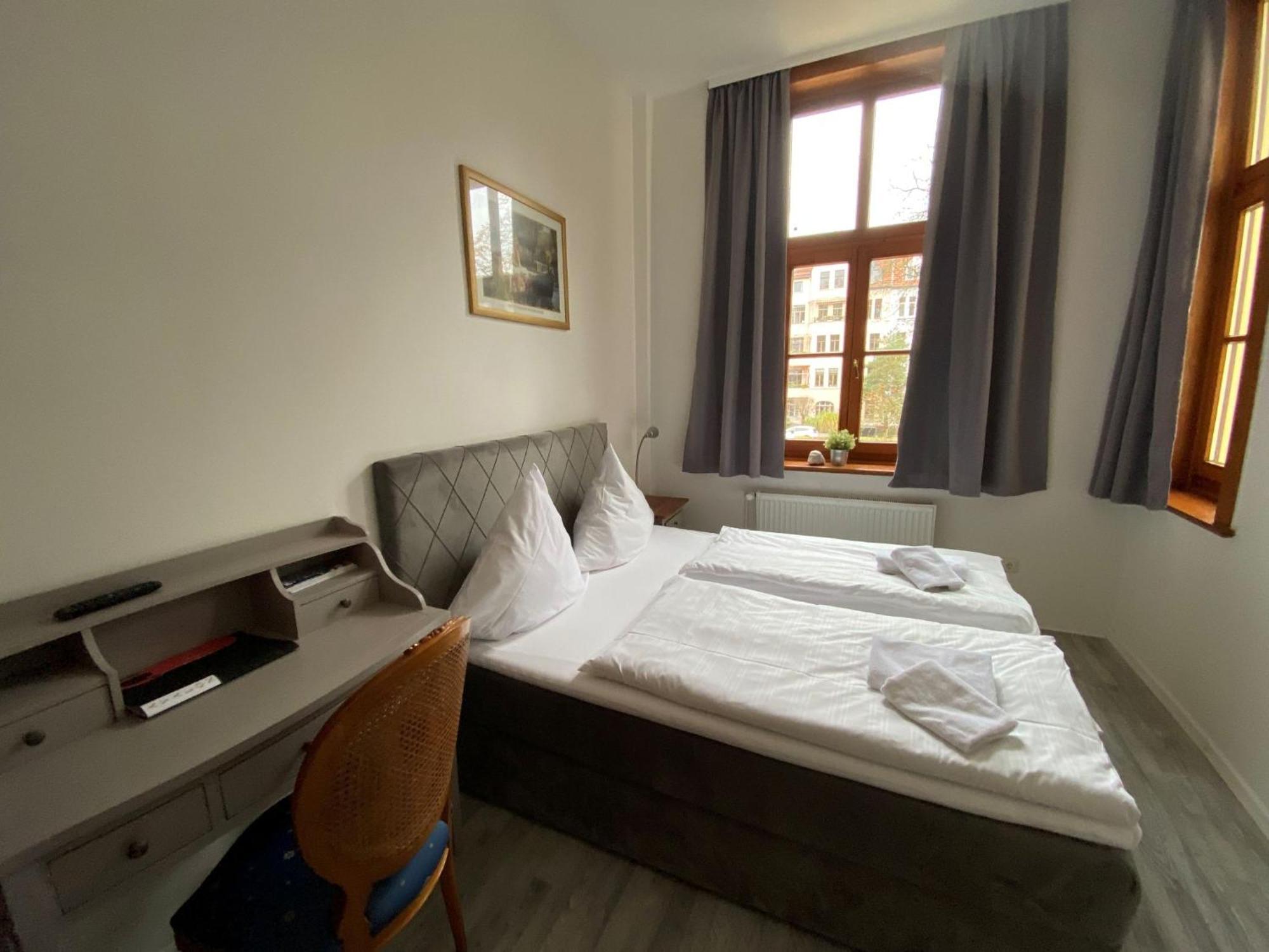 Avalon Bed & Breakfast Themen/- Nichtraucherhotel Ганновер Экстерьер фото