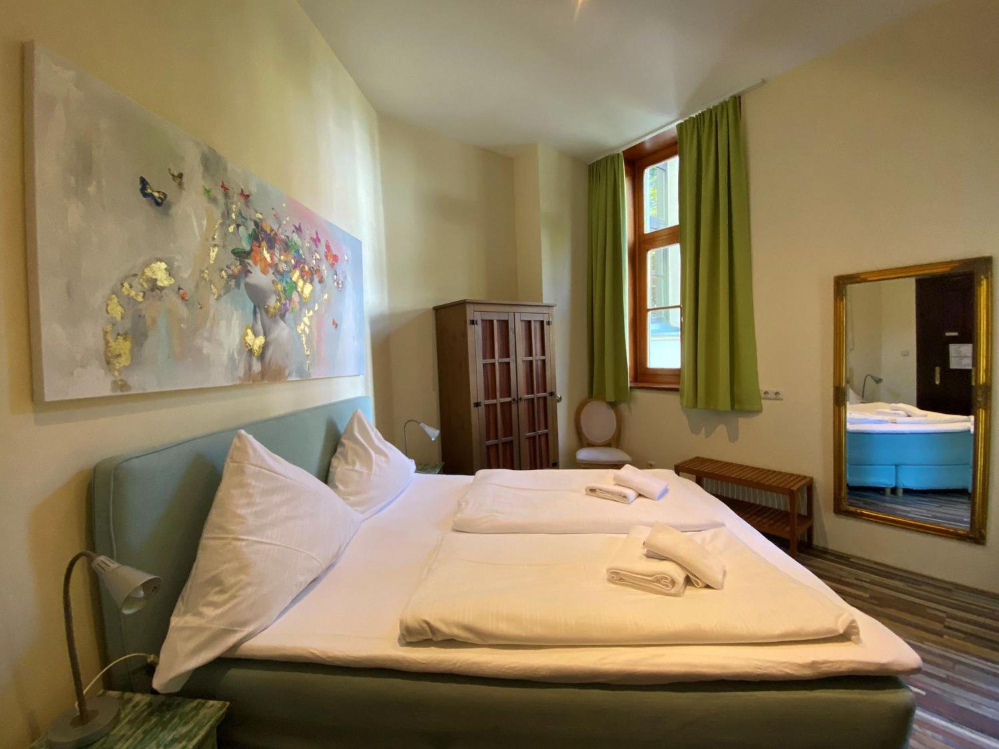 Avalon Bed & Breakfast Themen/- Nichtraucherhotel Ганновер Экстерьер фото