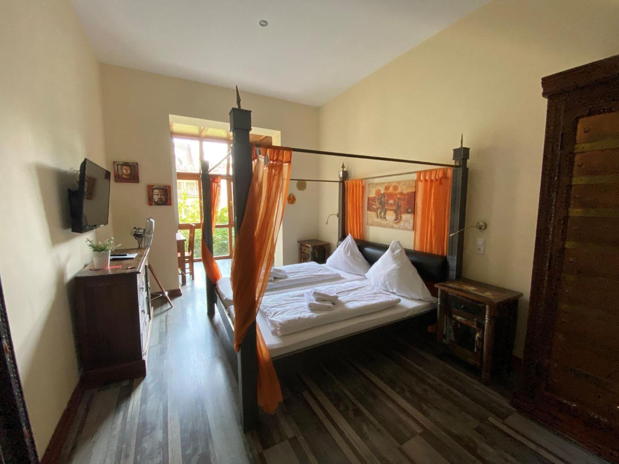 Avalon Bed & Breakfast Themen/- Nichtraucherhotel Ганновер Экстерьер фото