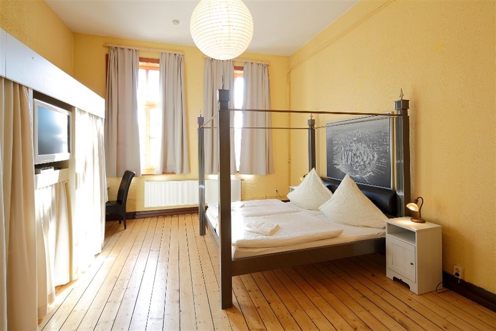 Avalon Bed & Breakfast Themen/- Nichtraucherhotel Ганновер Экстерьер фото