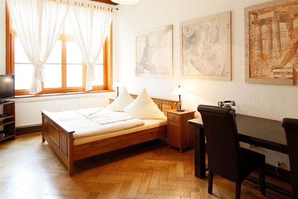 Avalon Bed & Breakfast Themen/- Nichtraucherhotel Ганновер Экстерьер фото