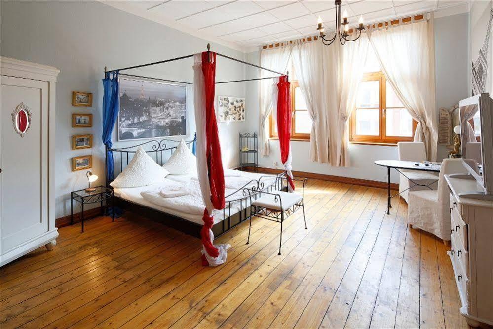 Avalon Bed & Breakfast Themen/- Nichtraucherhotel Ганновер Экстерьер фото