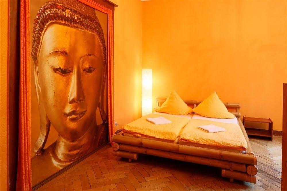 Avalon Bed & Breakfast Themen/- Nichtraucherhotel Ганновер Экстерьер фото